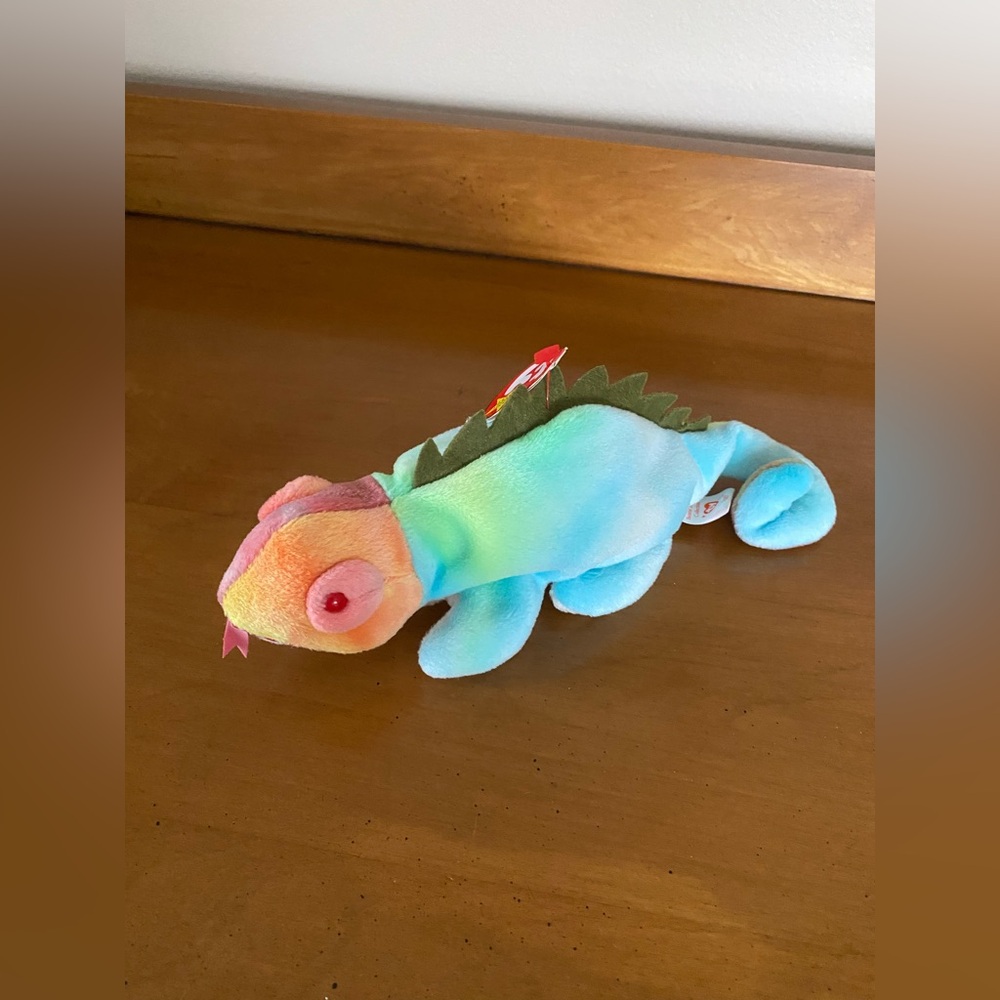 NWT Ty Beanie Baby called "Iggy" the Iguana
colorful, tie-dye pattern